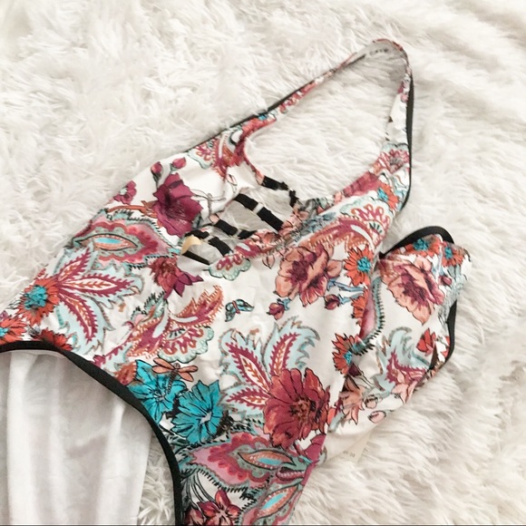 Gibson Latimer Floral One Piece Swimsuit NWT ✨ - Picture 7 of 7